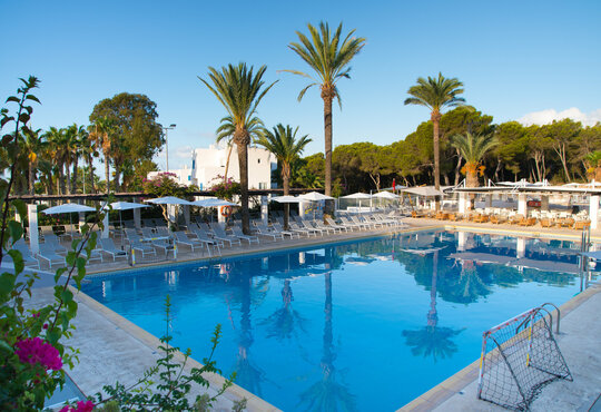 Wandern & Entspannen auf Ibiza - Cala Llenya Resort