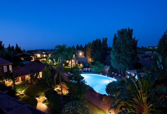 Nora Club Hotel