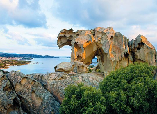 Granitfelsen in Form eines Bären auf Sardinien