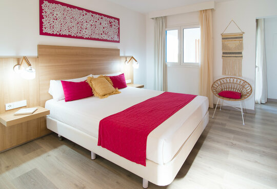 Wandern & Entspannen auf Ibiza - Cala Llenya Resort