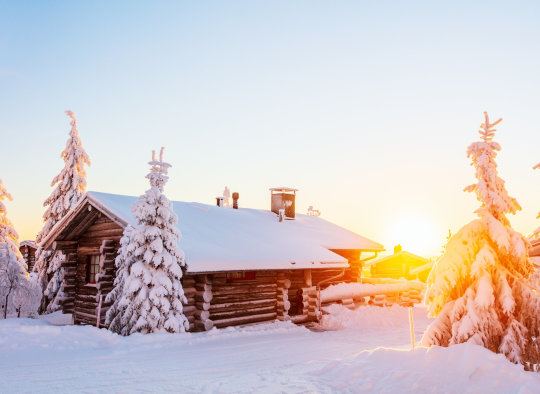 Blockhuette Finnland Sonnenuntergang